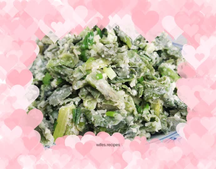 Steamed lettuce leaves