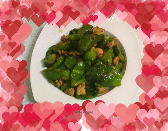 Fried chicken breast with green pepper