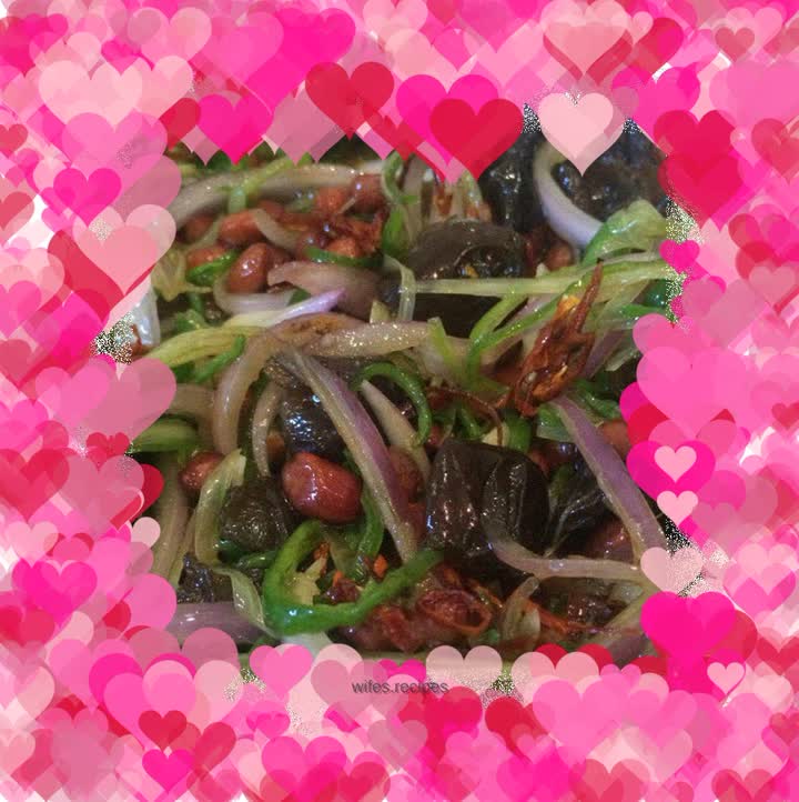 Mixed onions and fungus