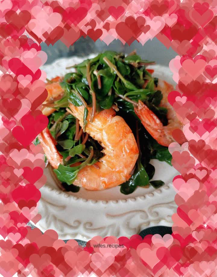 Stir-fried white shrimps with purslane