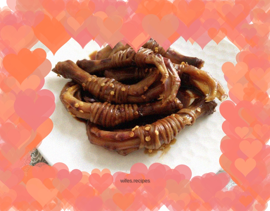 Steamed duck feet buns