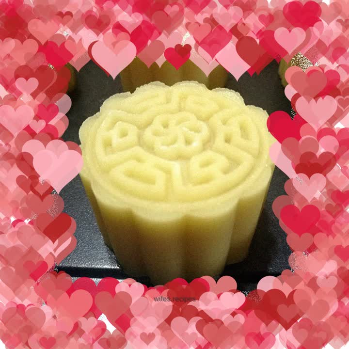 Cantonese style low sugar pure white lotus paste egg moon