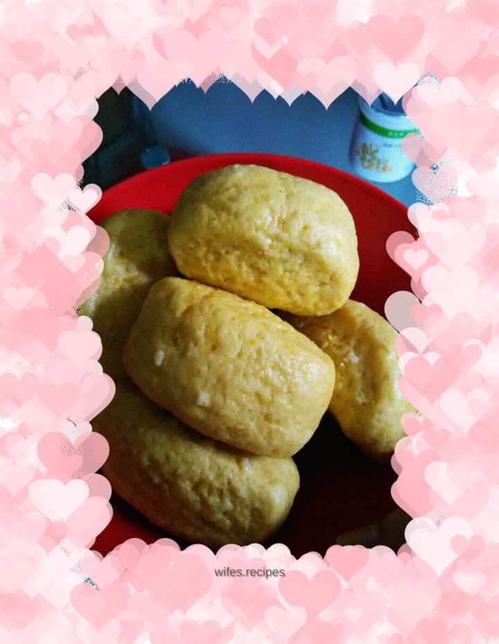 Pumpkin oatmeal steamed buns