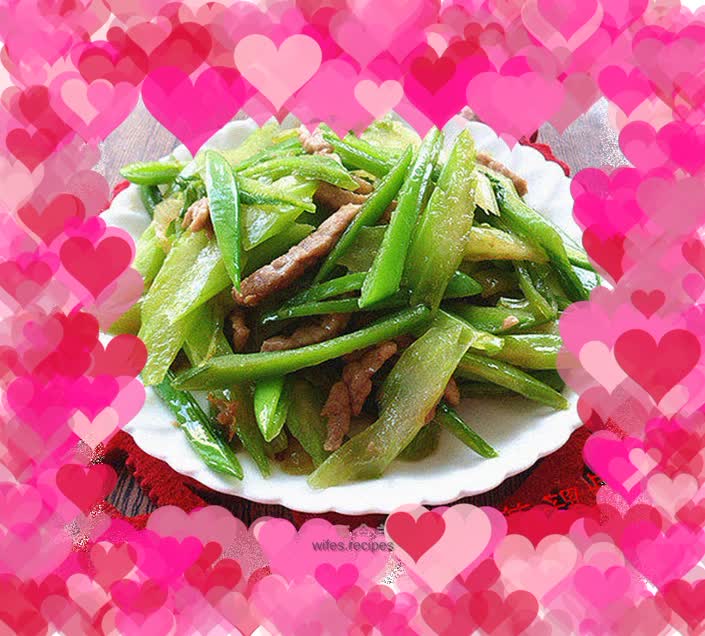Stir-fried shredded pork with scallions