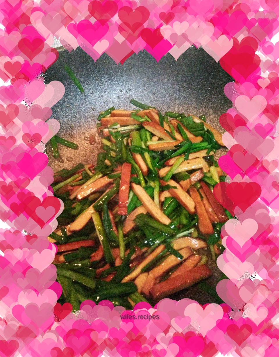 Stir-fried dried beans with leeks