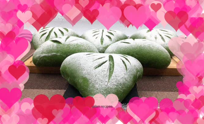 Matcha honey cheese buns, the fresh matcha aroma and silky cheese complement each other perfectly.