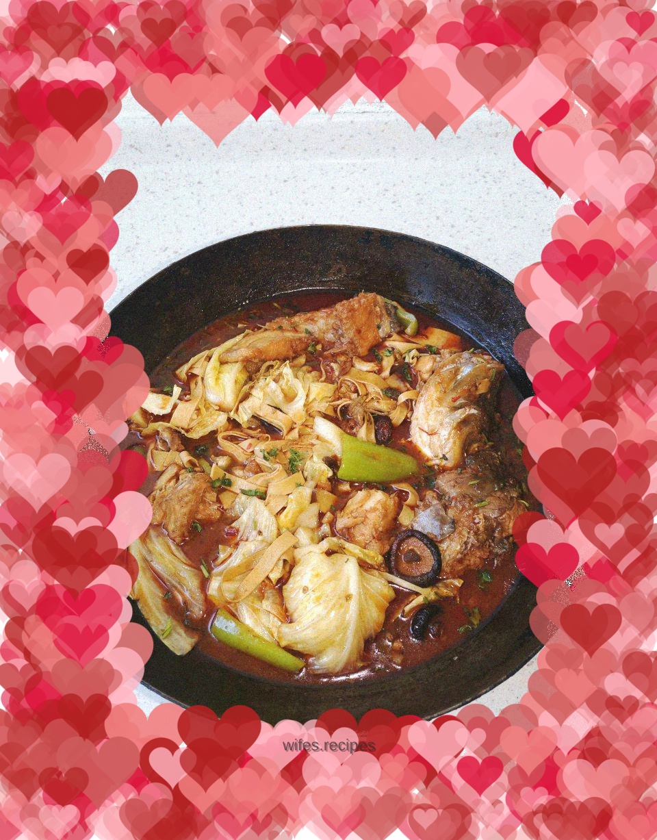 Fish stew in iron pot