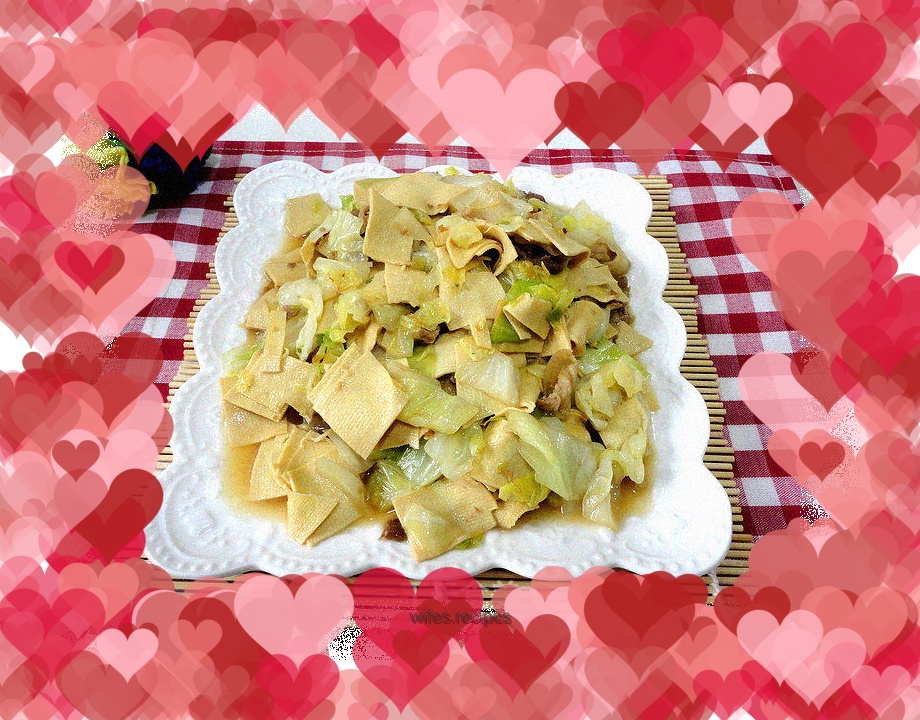 Stir-fried cabbage and pork slices with dry tofu