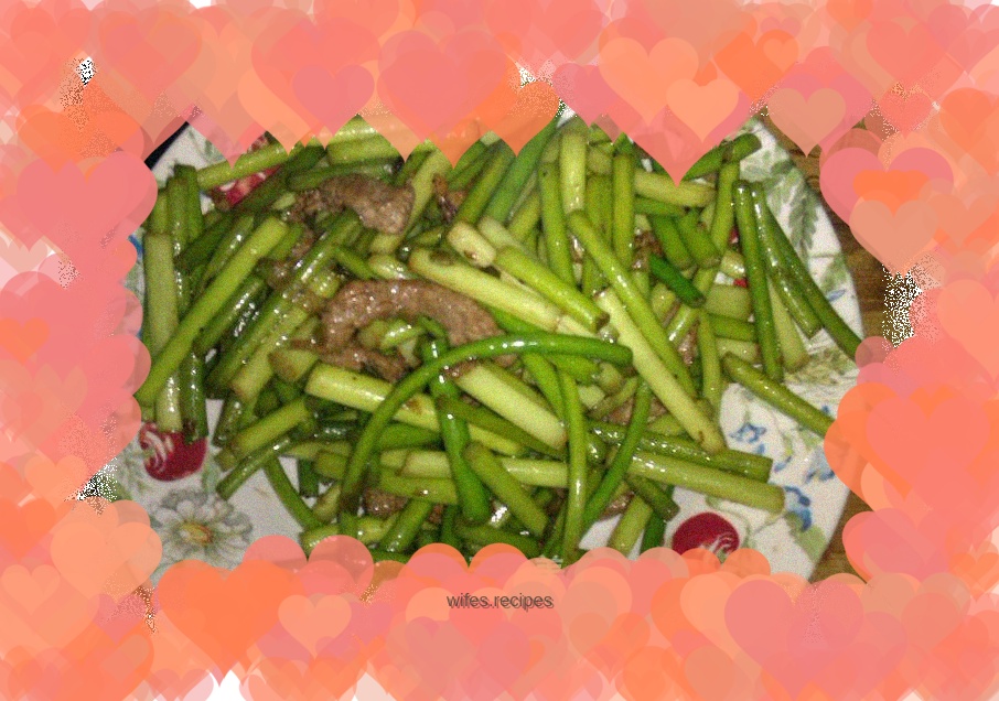 Simple and delicious stir-fried pork with garlic sprouts