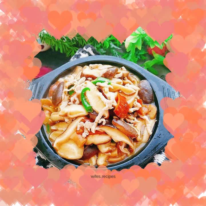 Stir-fried mushrooms with two peppers