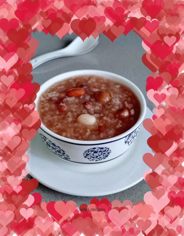 Soft, glutinous and sweet eight-treasure porridge