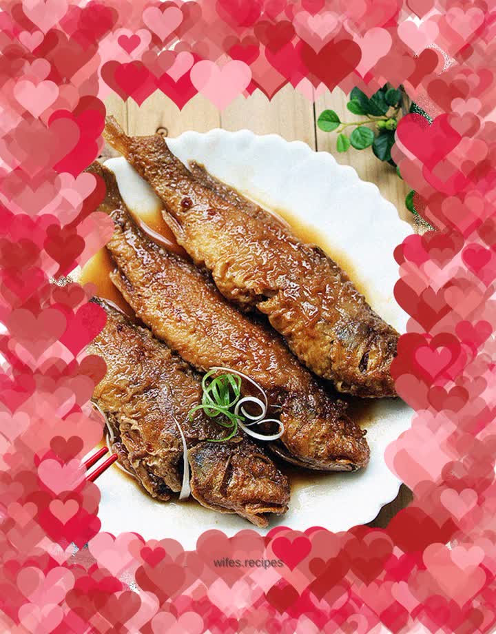 Home cooked small yellow croaker