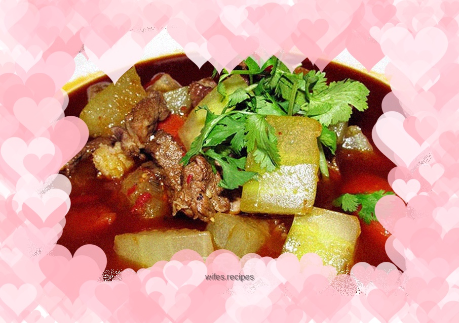 Braised beef with carrots and winter melon