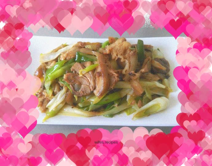 Stir-fried elbow scallops with green onions