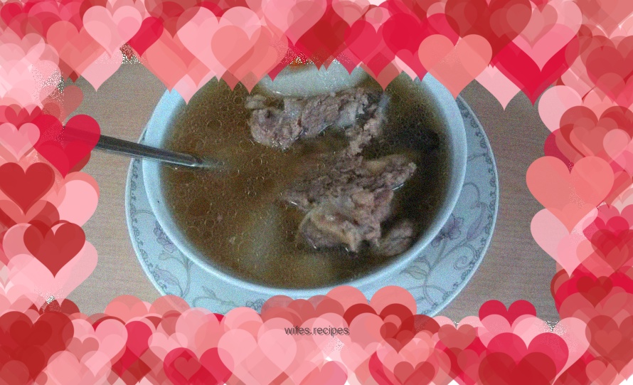 Healthy radish tube bone soup