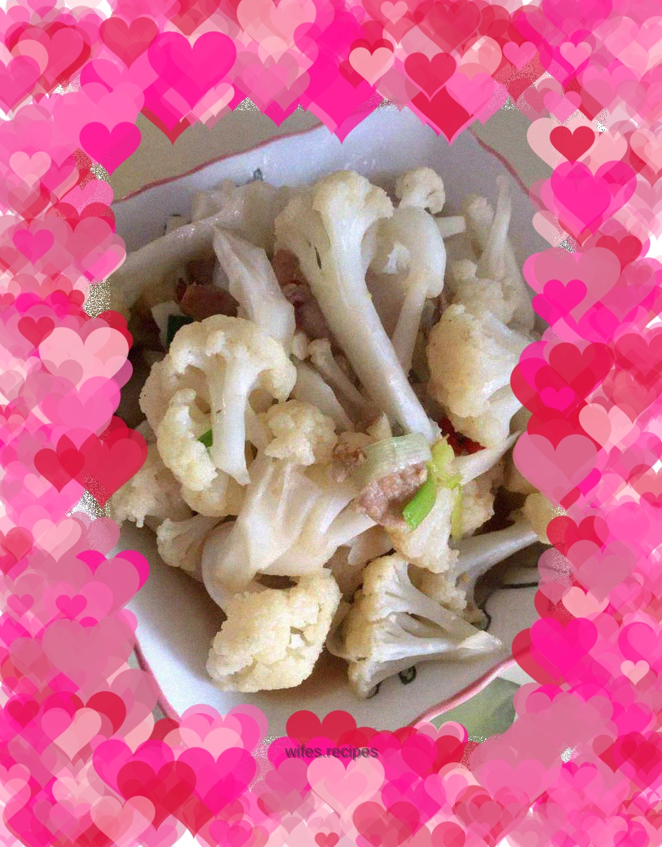 Stir-fried pork with cauliflower