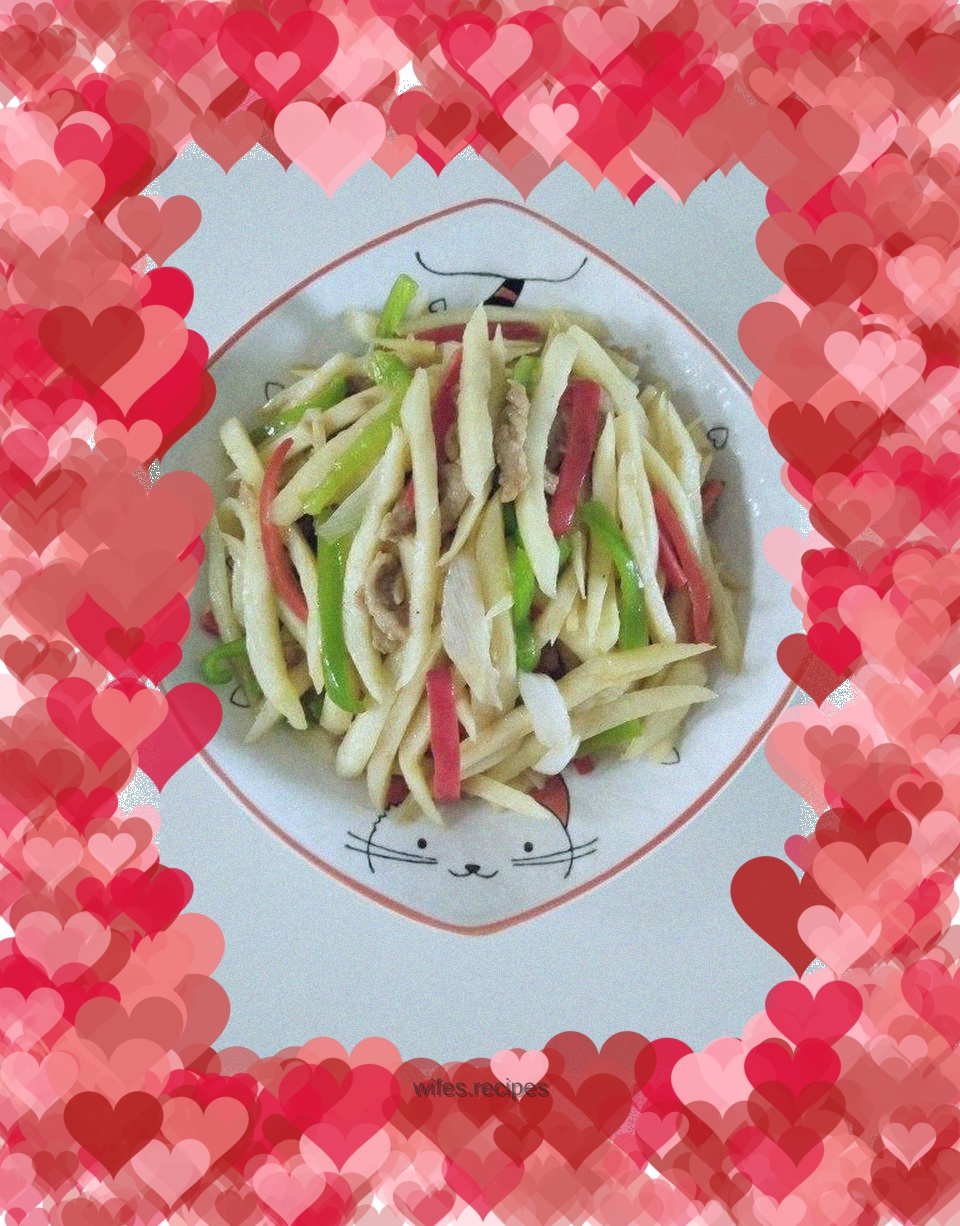 Stir-fried three shredded wild rice noodles