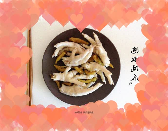 Pickled pepper chicken feet