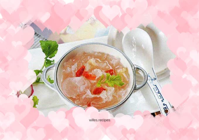 Water Radish, Rock Sugar and Tremella Soup