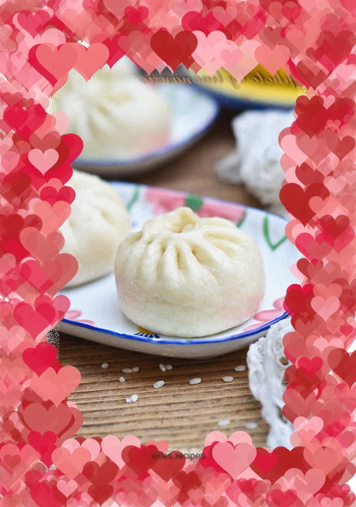 Three Fresh Vegetarian Steamed Buns