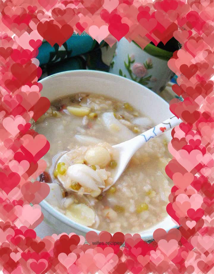 Lotus seed lily mung bean porridge