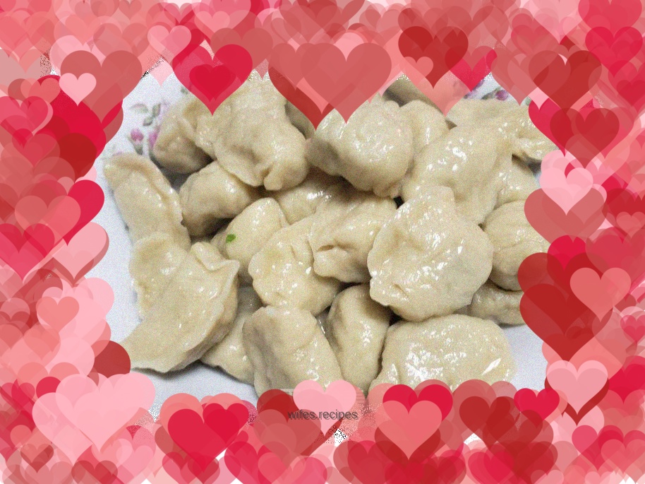 Dumplings stuffed with pork and green onions