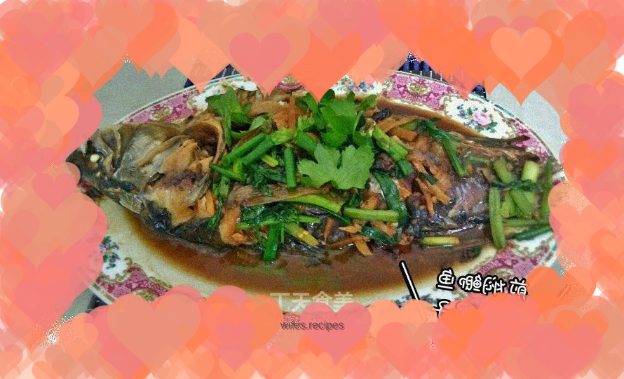 Fried and braised crucian carp