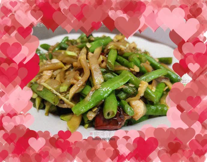 Stir-fried shredded zucchini with cowpeas