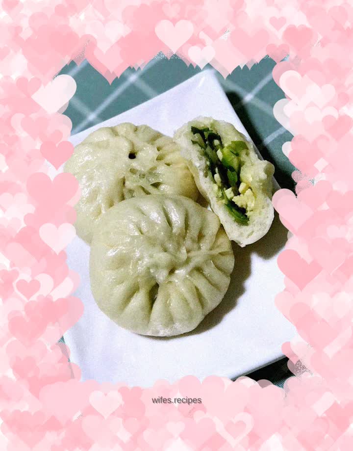 Chive and egg vegetarian buns