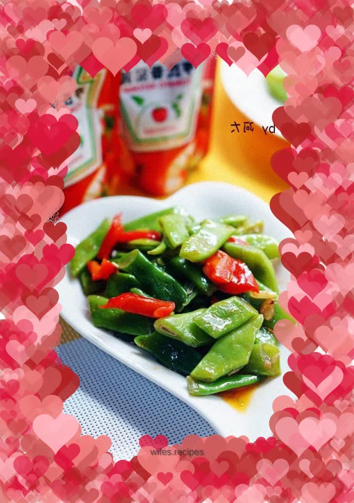 Stir-fried green beans with tomato sauce
