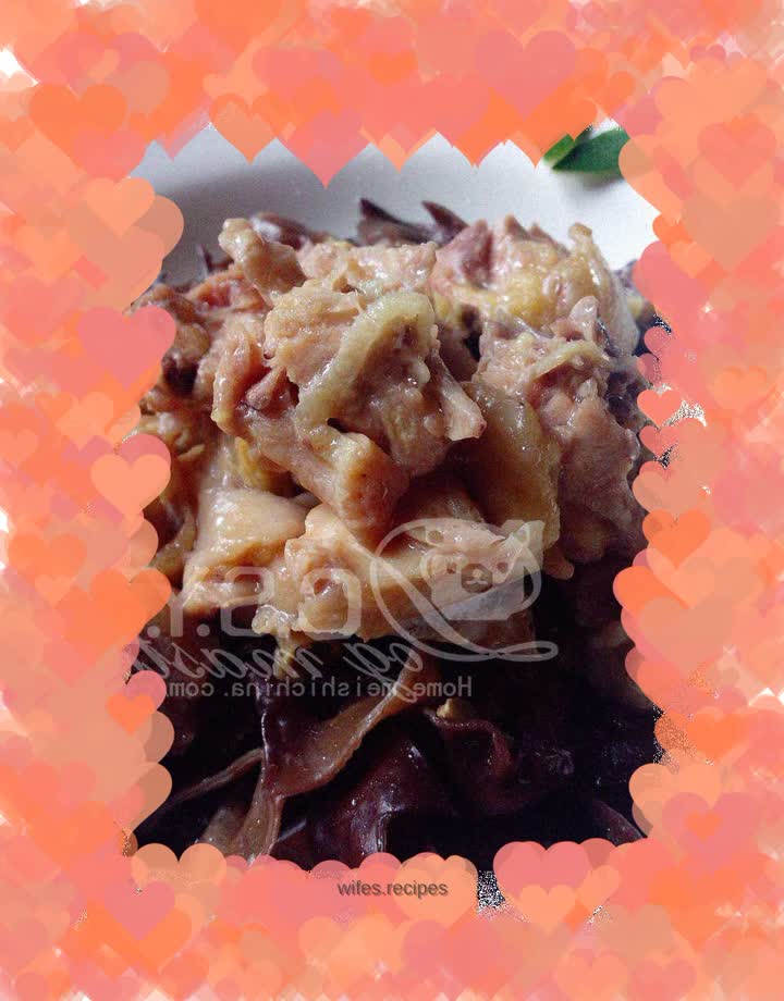 Steamed Chicken with Black Fungus