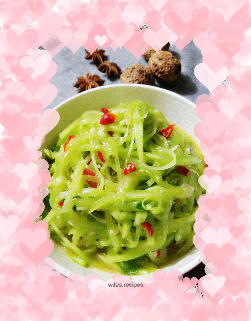 Spicy and sour lettuce