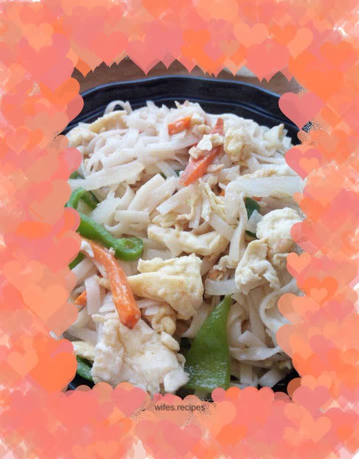 Fried noodles with egg