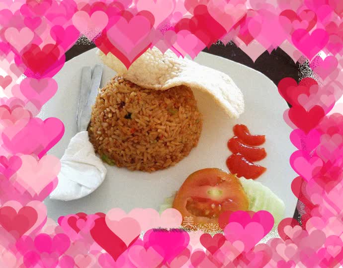 Healthy oil-free microwave version of shrimp crackers (homemade snacks)