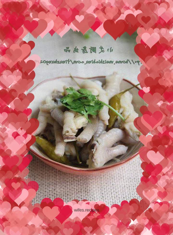 Pickled pepper chicken feet