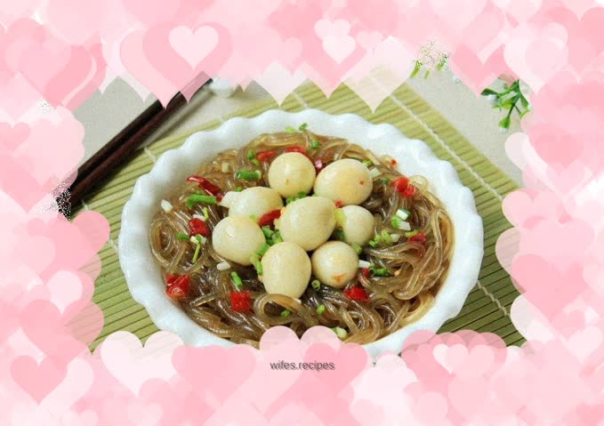 Fried quail eggs with vermicelli