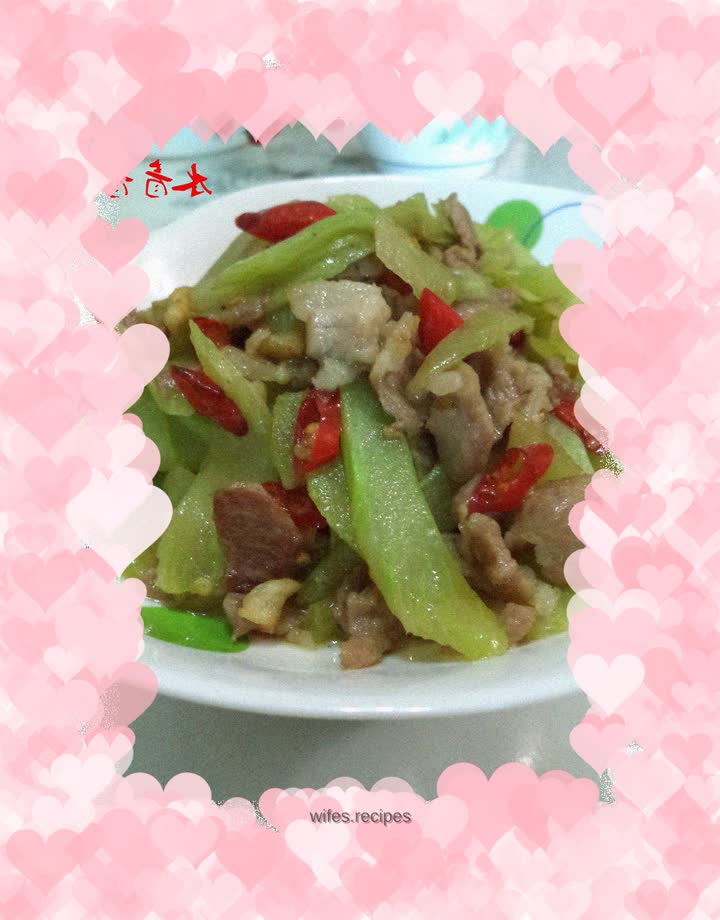 Stir-fried Pork with Wild Pepper and Lettuce Slices
