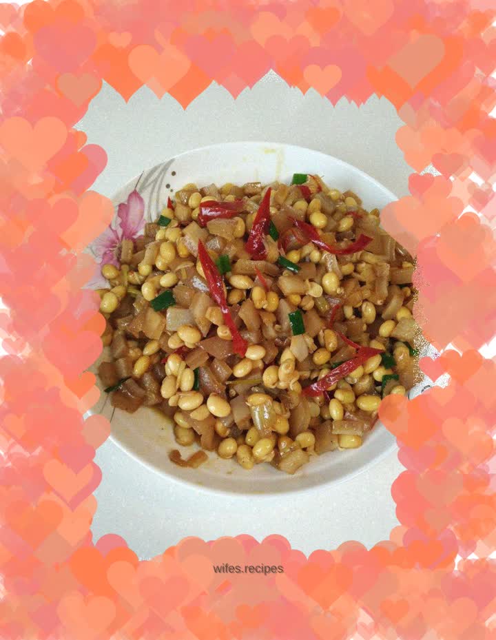 Stir-fried soybean sprouts with pork skin