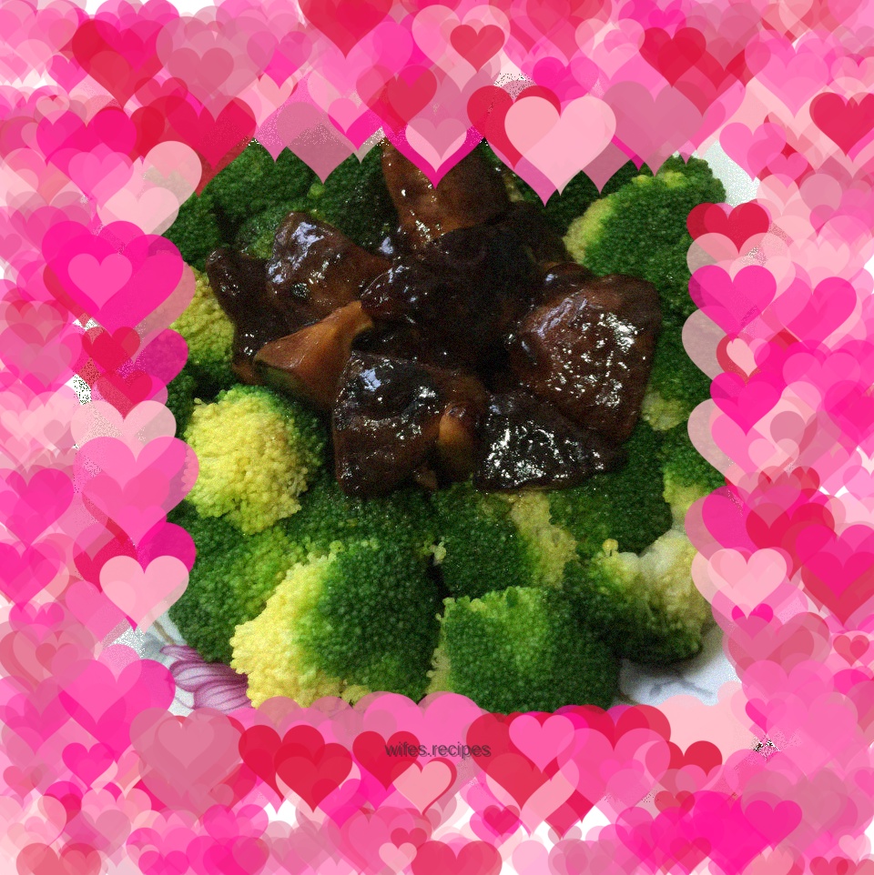 Mushrooms and Broccoli in Oyster Sauce