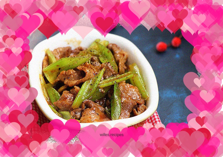 Stir-fried pork slices with celery