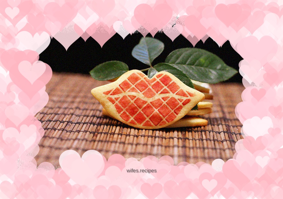 Red lip printed biscuits