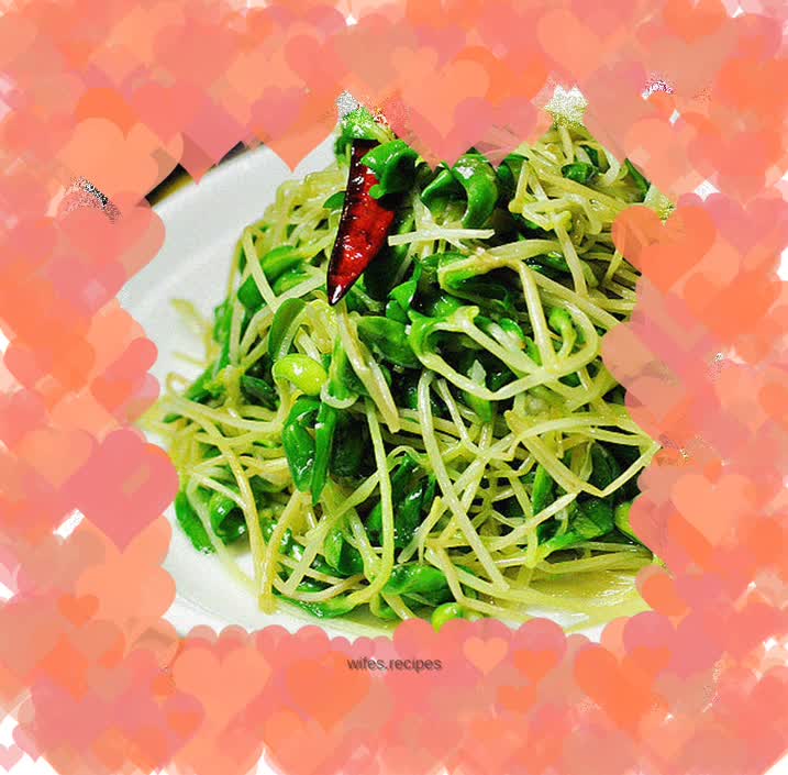 Stir-fried black bean sprouts with wolfberry