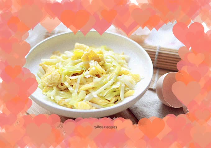 Fried eggs with chives