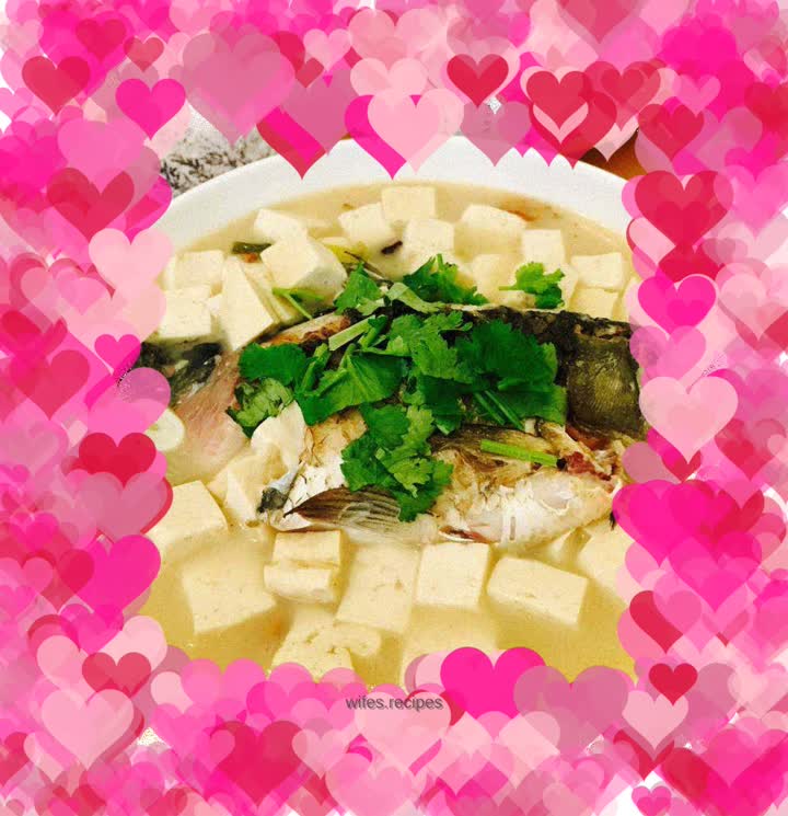 Tofu and crucian carp soup