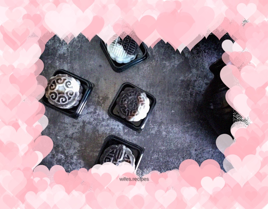 Cocoa two-color snowskin mooncake