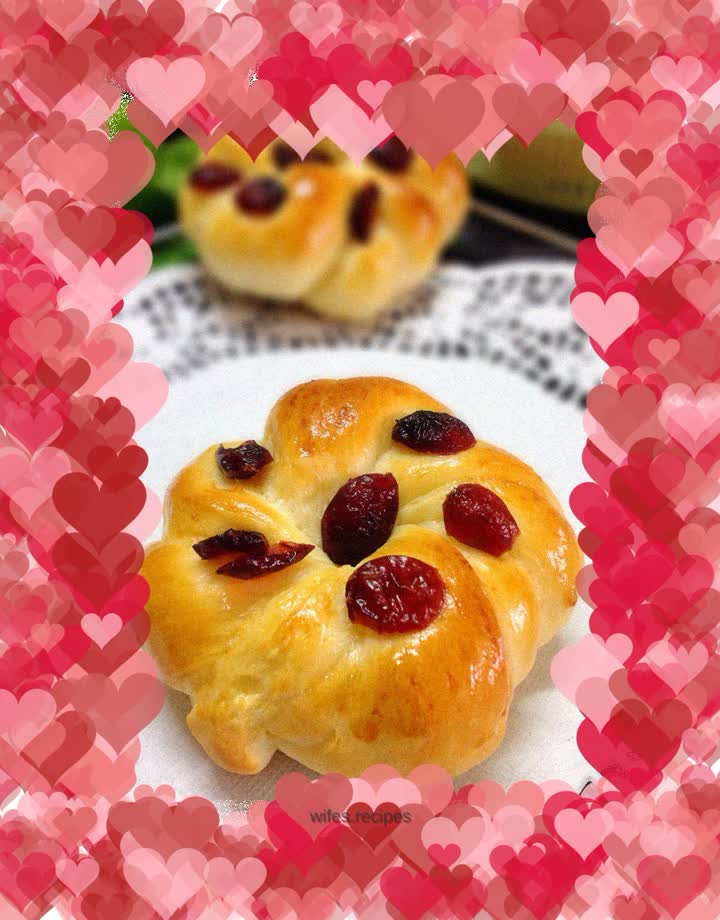 Cranberry bread rolls