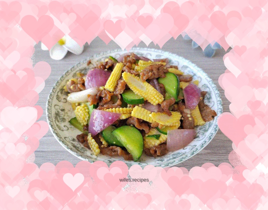 Stir-fried beef with onions, corn and bamboo shoots
