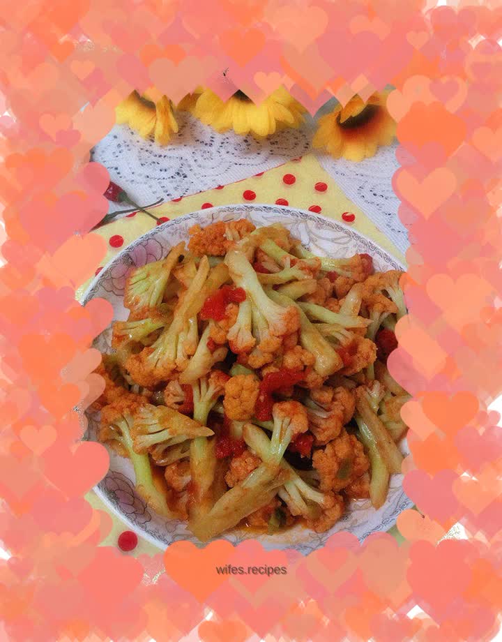 Stir-fried cauliflower with tomatoes