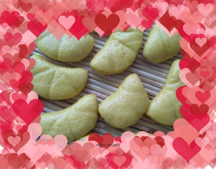 Pumpkin lotus leaf cake