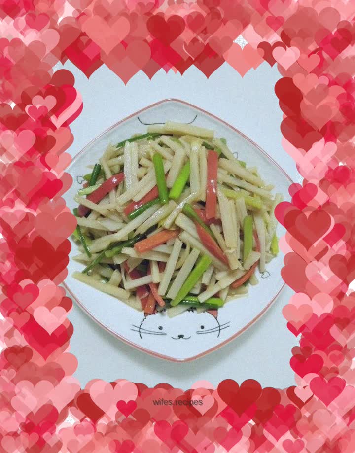 Stir-fried shredded lotus root with garlic